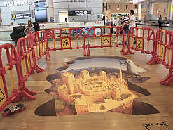 מדבקת רצפה אנאמורפית של עיר דוד בנתב''ג על ידי אנה קוגן