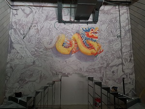 ציור קיר של דרקון בחנות אומנות ארטיסט 18 ברמת החייל