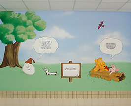 ציור הקיר לבית ספר תיכון בחדרה של פו הדוב וחזרזיר